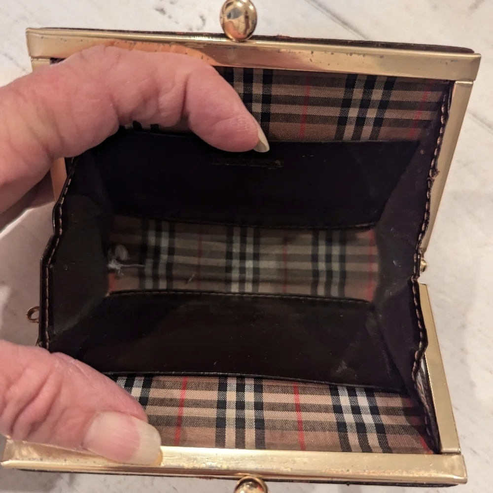 Burberry vintage coin